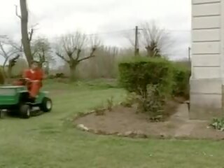 Captivating ретро мулатки примадона прецака на на tractor