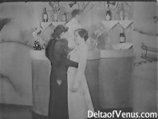 Реколта мръсен филм от на 1930s един мъж две жени тройка нудист бар